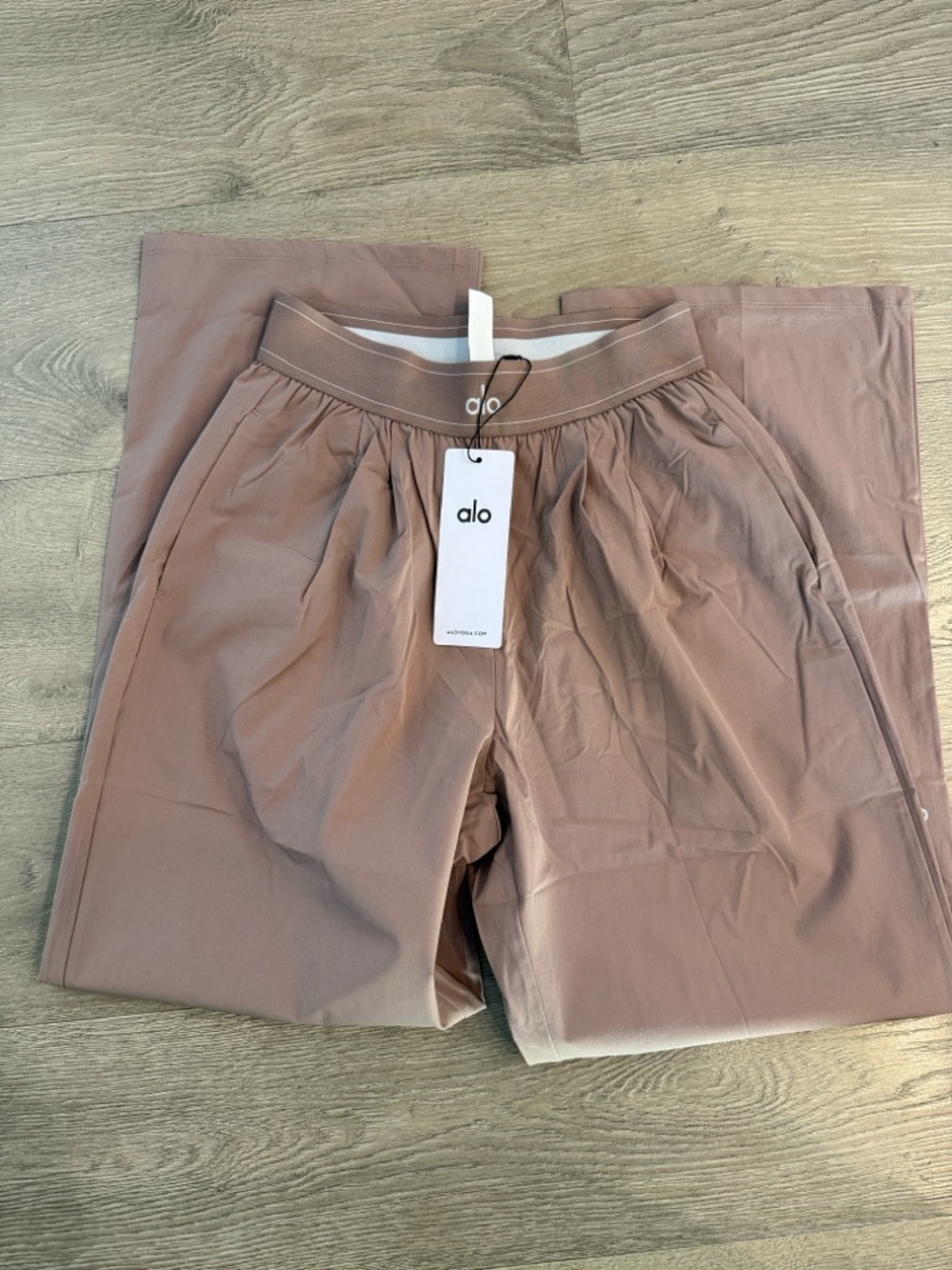 Alo Suit Up Trouser Taupe - Picture 3 of 4